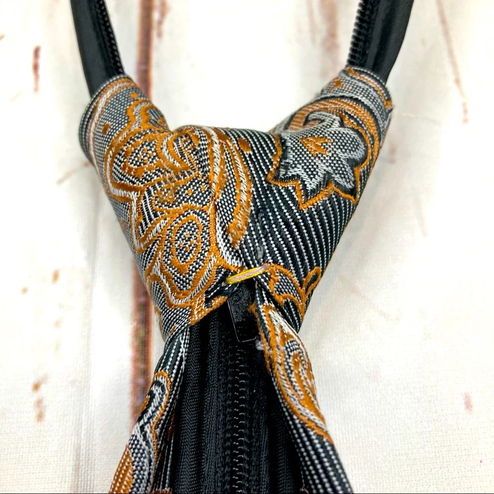 Sahara Club Tie ZipUp Gold & Black Sz 12 1/2 in